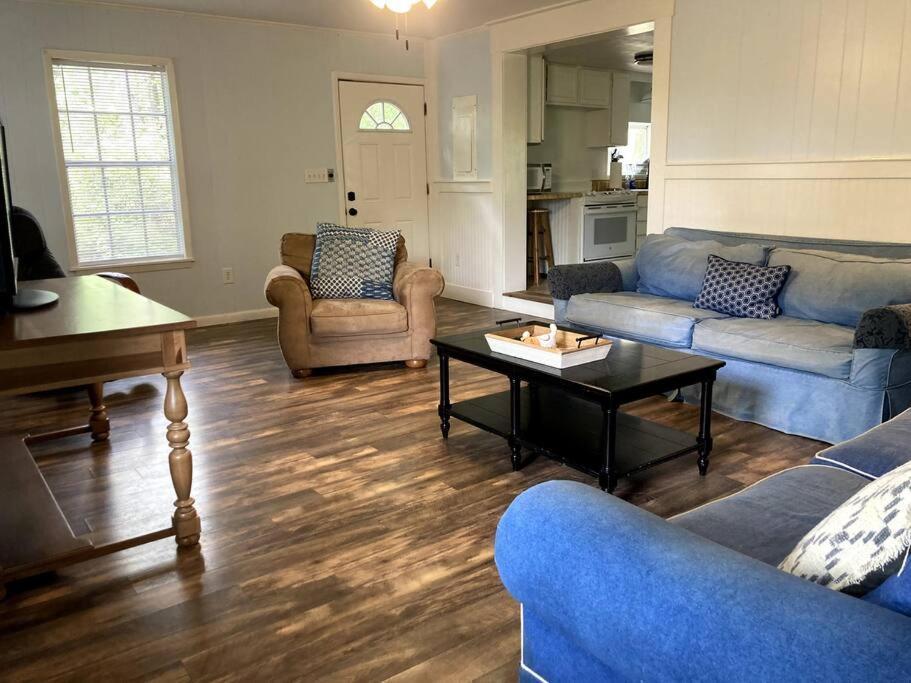 Tucked Away Newly Renovated 2 Bedroom/ 1 Bath Sleeps 8 Beaufort Eksteriør billede
